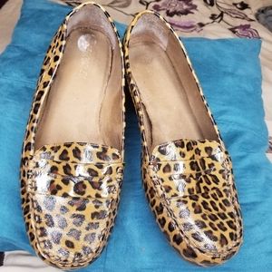 5 /$25 leopard print loafers